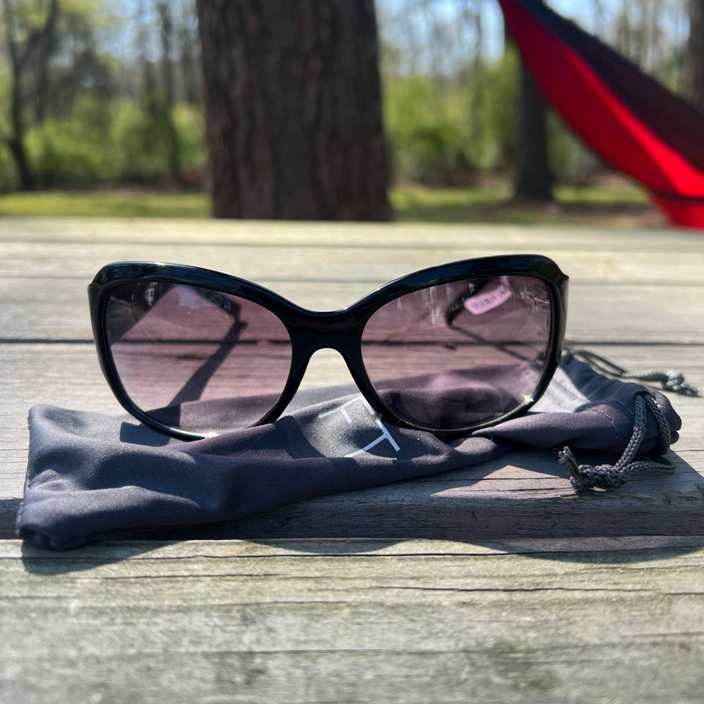 LOFT Black Frame Sunglasses NWT